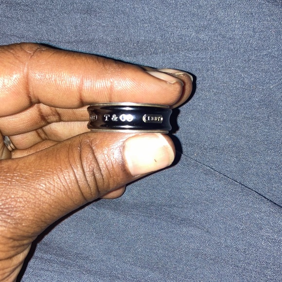 Tiffany & Co. Men's Black and Silver Band - Picture 4 of 5